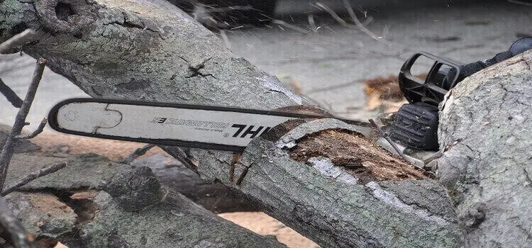 how-to-put-a-chain-back-on-a-chainsaw